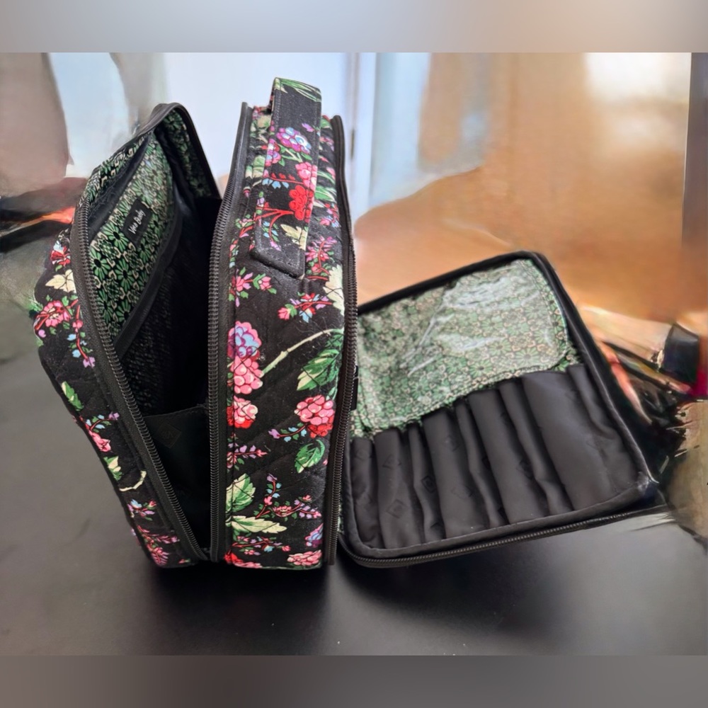 Vera Bradley Large Blush and a rush Cosmetic Case in Winterberry Top Handle EUC